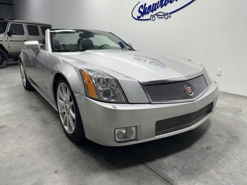 Used 2006 Cadillac XLR V image 9