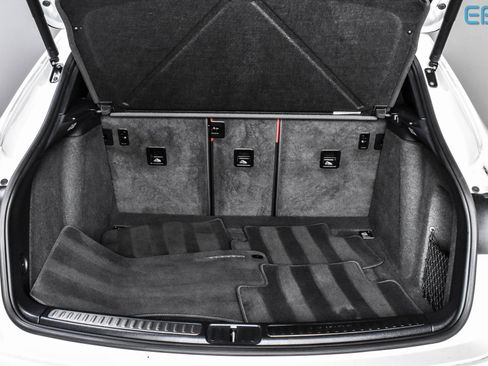 Used 2024 Porsche Macan Base w/ Premium Plus Package image 15