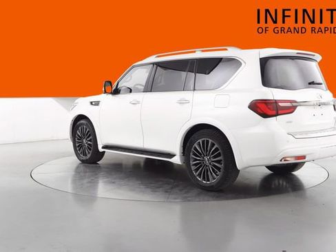 Used 2024 INFINITI QX80 Sensory image 5