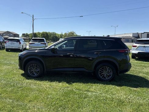 Used 2023 Nissan Rogue S FWD image 11