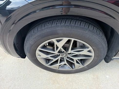Used 2023 Genesis GV70 2.5T w/ Select Package AWD/4WD image 4