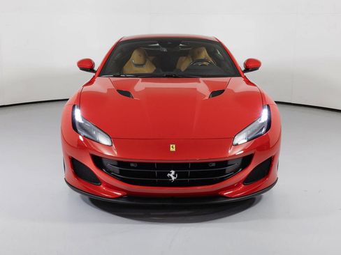 Used 2020 Ferrari Portofino image 8