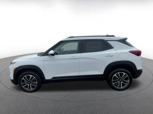 Used 2025 Chevrolet TrailBlazer LT image 9