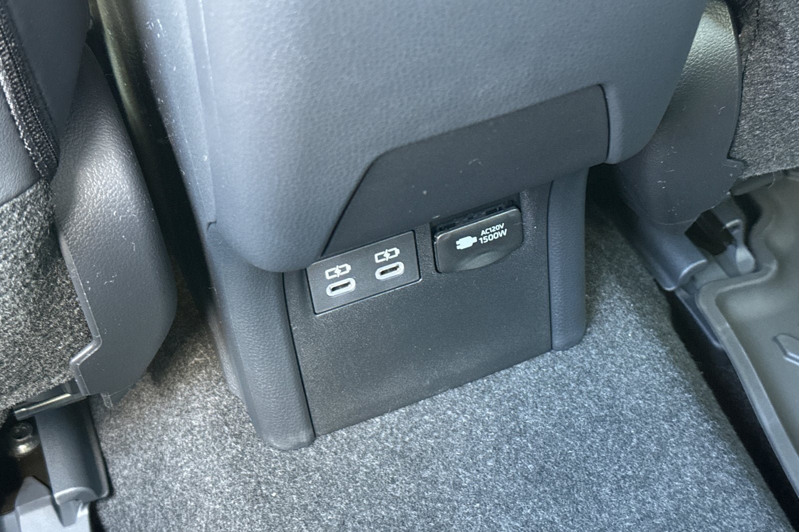 New 2027 Toyota Prius Plug-In Hybrid FWD image 15
