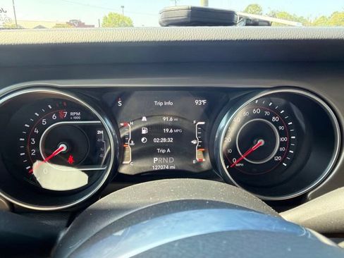 Used 2020 Jeep Gladiator Rubicon AWD/4WD image 13