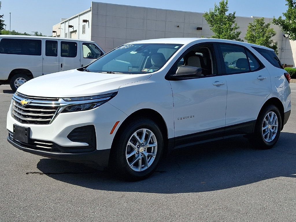 Used 2023 Chevrolet Equinox LS w/ LPO, Floor Liner Package AWD/4WD image 5