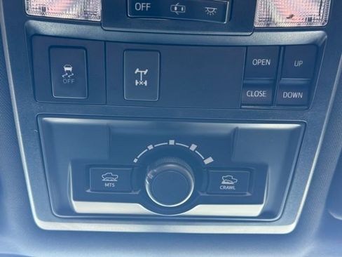 Used 2016 Toyota Tacoma TRD Off-Road w/ Premium & Technology Package image 23