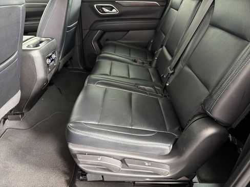 Used 2023 Chevrolet Suburban LS RWD image 18