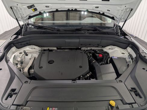 Used 2025 Volvo XC90 B6 Plus image 32