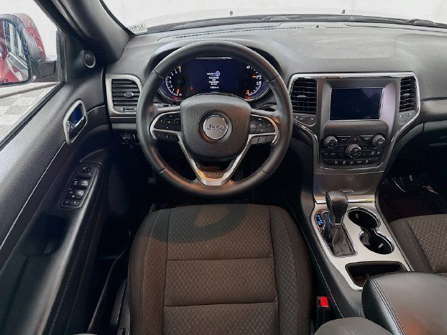 Used 2018 Jeep Grand Cherokee Laredo AWD/4WD image 20