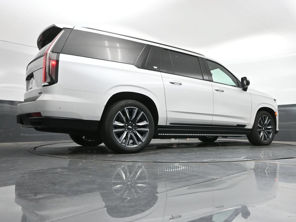 Used 2024 Cadillac Escalade ESV Sport Platinum w/ Heavy-Duty Trailer Package AWD/4WD image 22