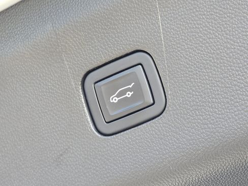 Used 2023 Buick Enclave Essence w/ Experience Buick Package image 17