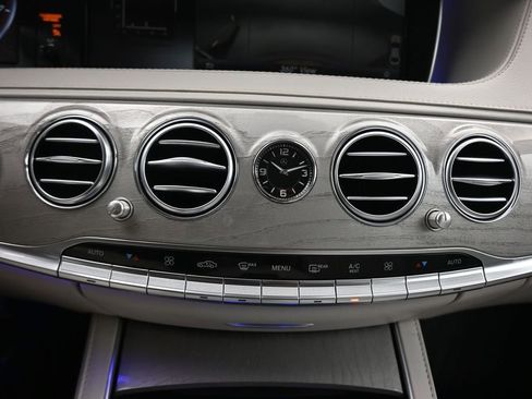 Used 2016 Mercedes-Benz S 550 4MATIC Sedan w/ Premium Package image 25