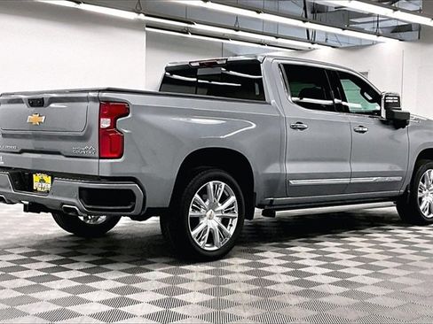 Used 2024 Chevrolet Silverado 1500 High Country w/ High Country Premium Package image 12