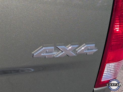 Used 2021 RAM 1500 Classic SLT image 9