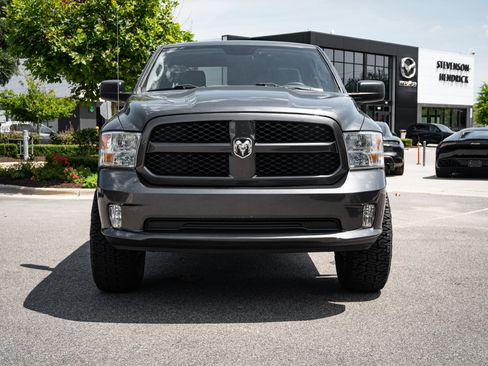 Used 2018 RAM 1500 Express AWD/4WD image 3