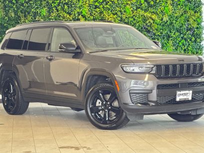 Used 2023 Jeep Grand Cherokee L Laredo