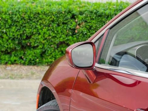 Used 2018 Chrysler Pacifica Touring Plus w/ Tire & Wheel Group image 38