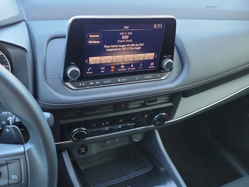 Certified 2024 Nissan Rogue S image 23