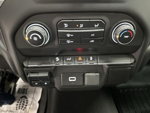 Used 2020 Chevrolet Silverado 1500 Custom Trail Boss w/ Custom Convenience Package AWD/4WD image 30