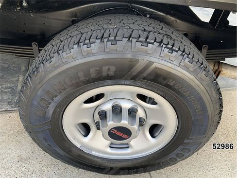 Used 2021 GMC Savana 3500 w/ Power Convenience Package RWD image 23