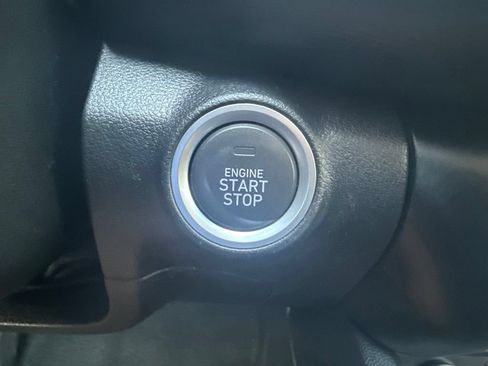 Used 2022 Hyundai Kona SEL AWD/4WD image 30