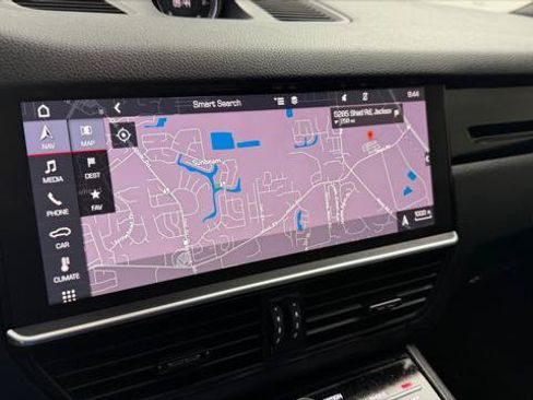 Used 2019 Porsche Cayenne AWD/4WD image 32