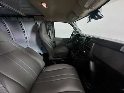 Used 2025 Chevrolet Express 2500 w/ Enhanced Convenience Package RWD image 38