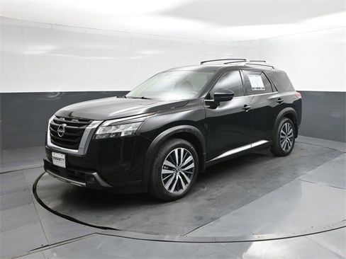 Used 2022 Nissan Pathfinder Platinum w/ Cargo Package image 34