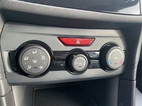 Used 2018 Subaru Crosstrek 2.0i image 19