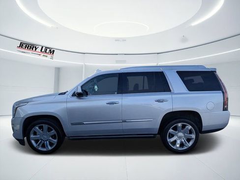 Used 2018 Cadillac Escalade Premium Luxury AWD/4WD image 6