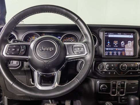 Used 2022 Jeep Wrangler Unlimited Sahara w/ LED Lighting Group AWD/4WD image 28