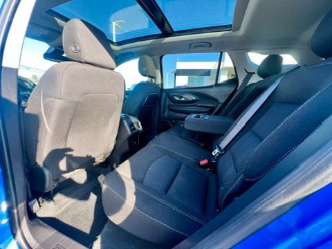 Used 2024 GMC Terrain SLE w/ Driver Convenience Package FWD image 32