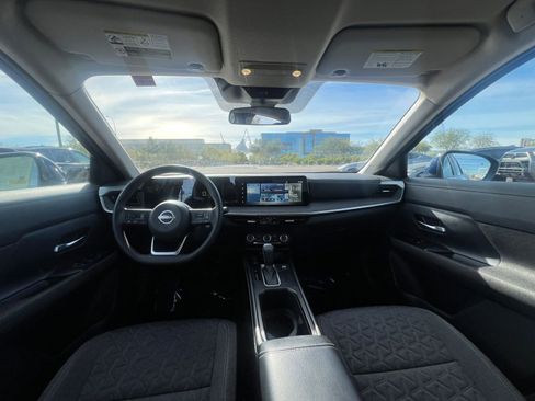 Used 2025 Nissan Kicks SV image 33