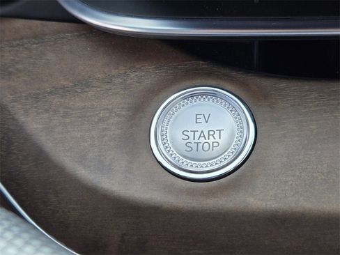 Used 2024 Genesis G80 image 21