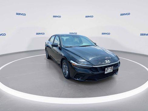 Used 2024 Hyundai Elantra SEL FWD image 2