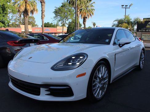 Used 2018 Porsche Panamera 4 image 4