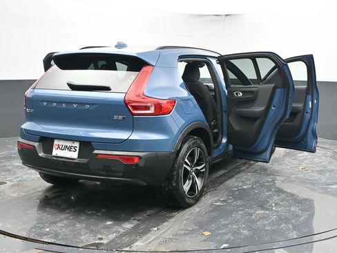 Used 2024 Volvo XC40 B5 Core image 53