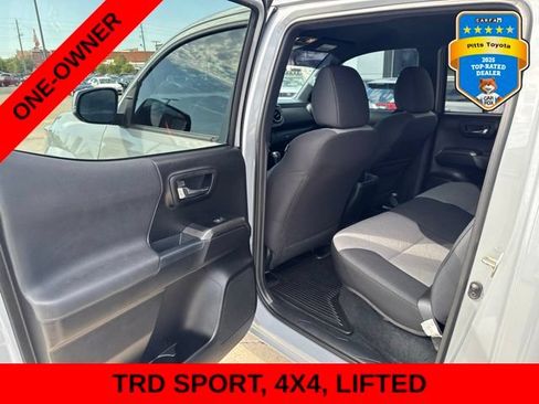 Used 2020 Toyota Tacoma TRD Sport AWD/4WD image 15
