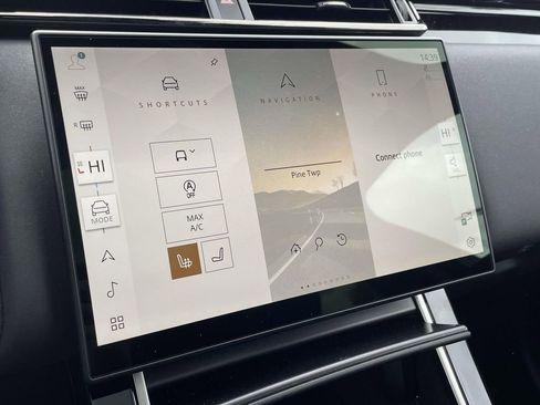 New 2026 Land Rover Range Rover Velar Dynamic SE AWD/4WD image 24