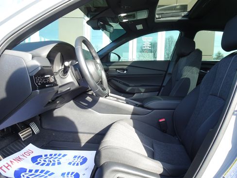 Used 2024 Honda Accord Sport image 8