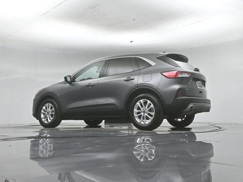Used 2022 Ford Escape SE FWD image 47