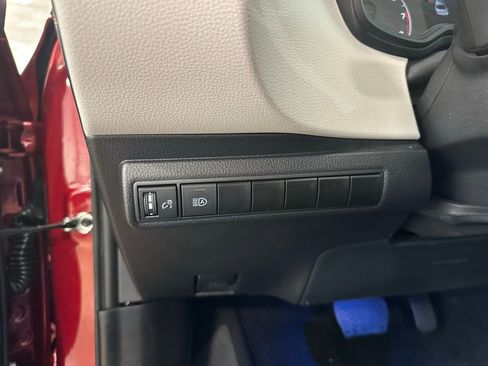 Used 2025 Toyota Corolla LE image 21