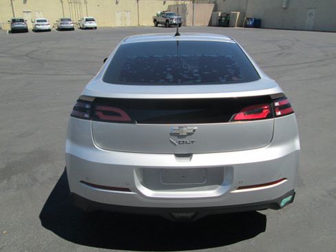Used 2014 Chevrolet Volt Premium w/ Premium Trim Package FWD image 5