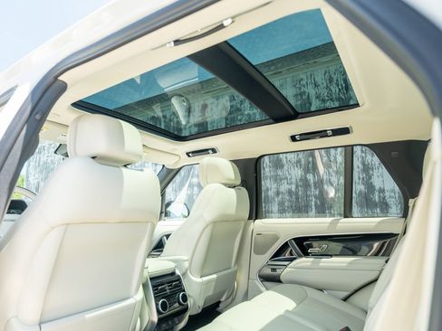 Used 2025 Land Rover Range Rover SE AWD/4WD image 35