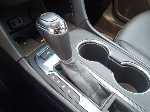 Used 2018 Chevrolet Equinox Premier image 16