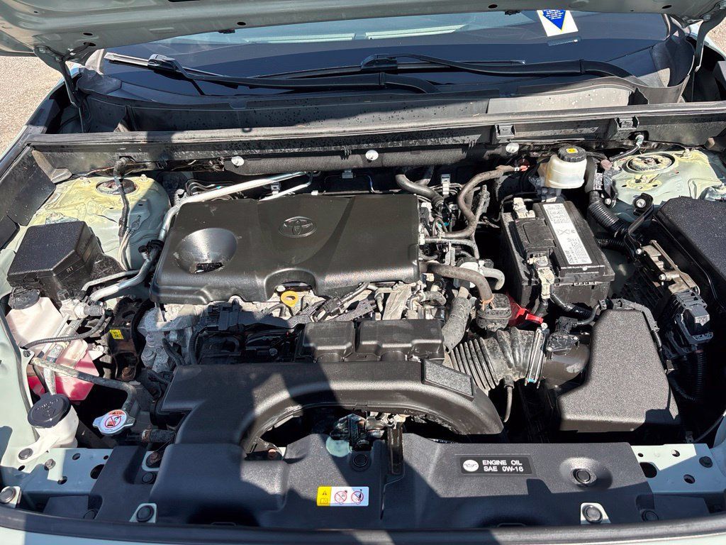 Used 2019 Toyota RAV4 XLE Premium AWD/4WD image 26