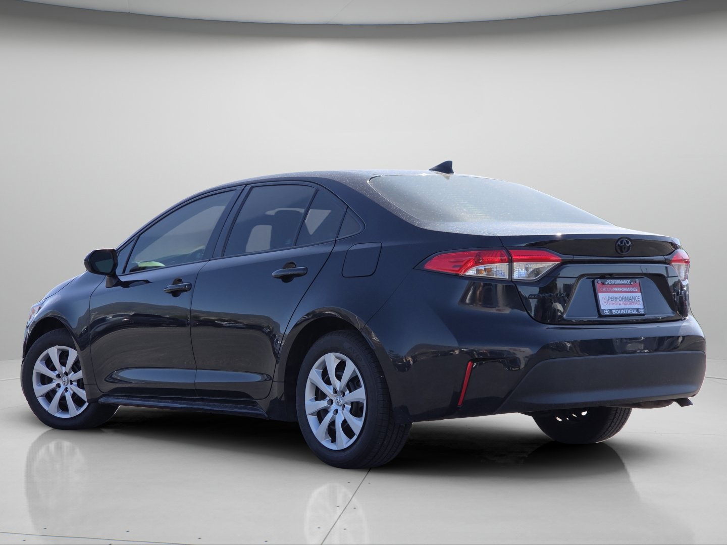 Used 2023 Toyota Corolla LE w/ Carpet Mat Package (TMS) FWD image 18