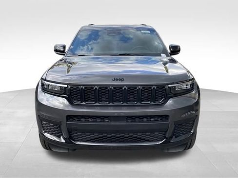 New 2025 Jeep Grand Cherokee L Altitude image 2
