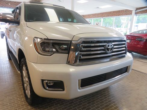 Used 2018 Toyota Sequoia Platinum AWD/4WD image 77